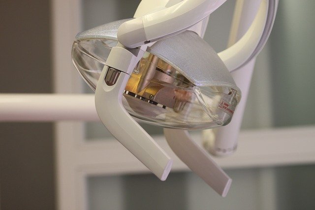 矯正歯科で使用するｓ照明